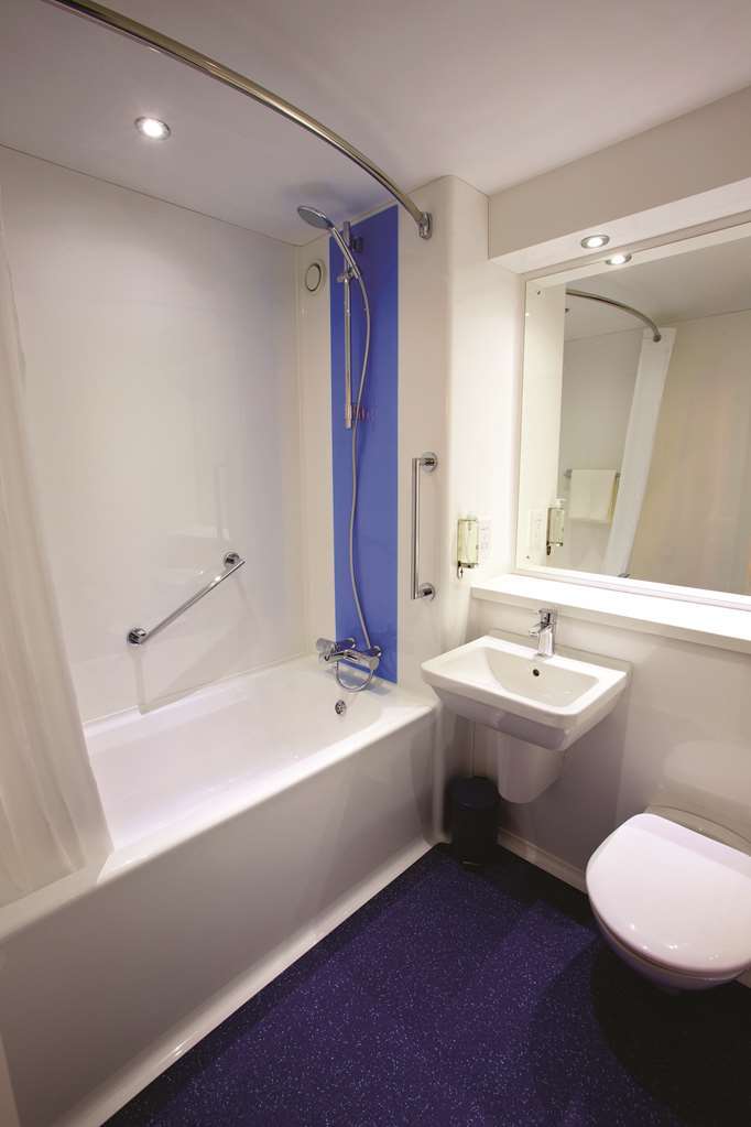 Travelodge Wirral Eastham Hooton Cameră foto